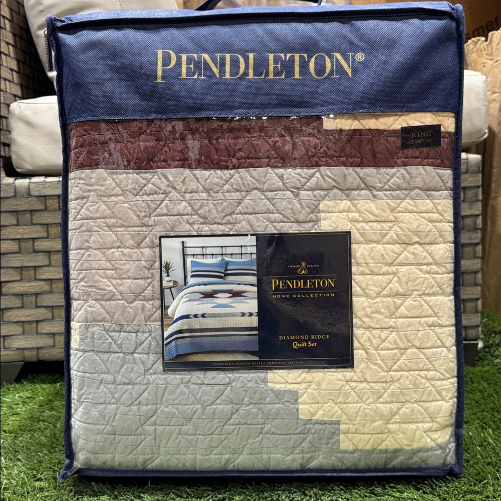 Pendleton Diamond Ridge Quilt Set in Burgundy, Beige, and Gray